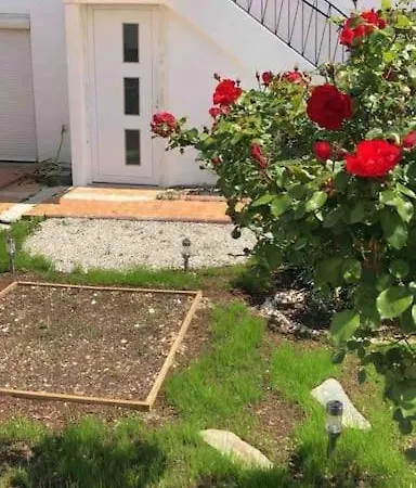 Jolie Et Agreable Proche Des Plages Et De L Espagne