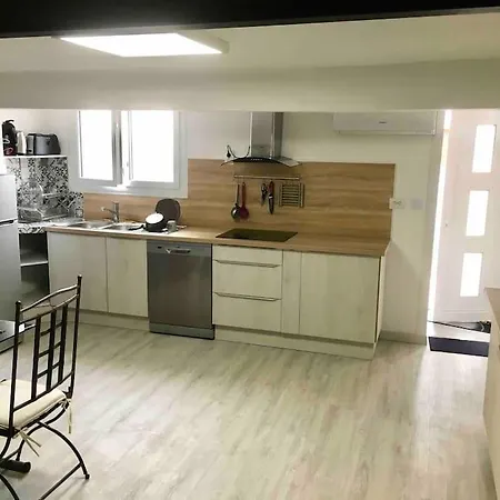 Jolie Et Agreable Proche Des Plages Et De L Espagne *