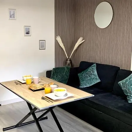 Jolie Et Agreable Proche Des Plages Et De L Espagne Appartement *