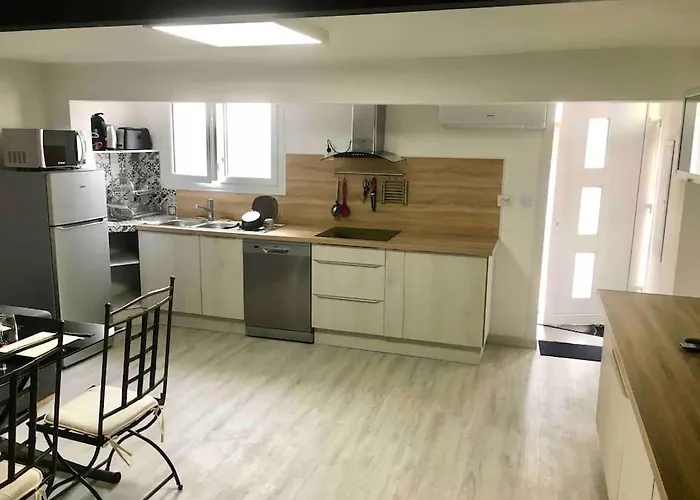 Jolie Et Agreable Proche Des Plages Et De L Espagne *